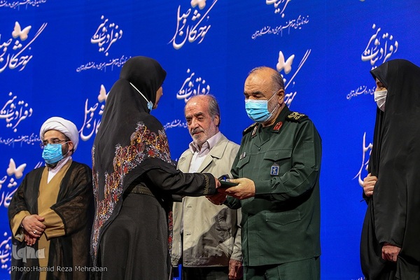 آیین اختتامیه هجدهمین و نوزدهمین همایش ادبی سوختگان وصل