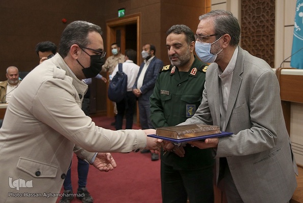 آیین رونمایی از مصحف شریف