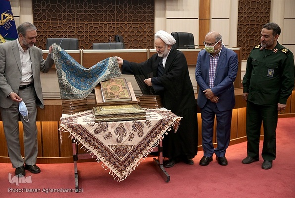 آیین رونمایی از مصحف شریف