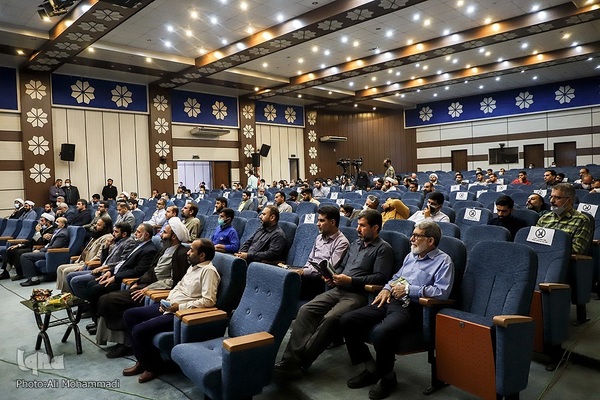 گرامیداشت هنرمند انقلابی نادر طالب زاده