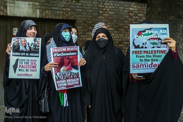 تجمع مردمی در محکومیت شهادت خبرنگار فلسطینی