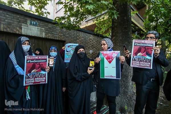 تجمع مردمی در محکومیت شهادت خبرنگار فلسطینی