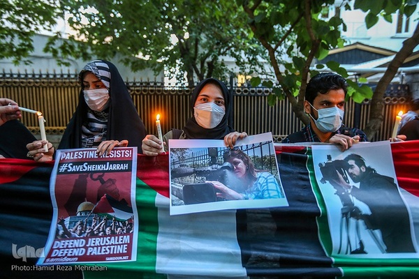 تجمع مردمی در محکومیت شهادت خبرنگار فلسطینی