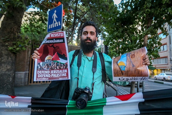 تجمع مردمی در محکومیت شهادت خبرنگار فلسطینی