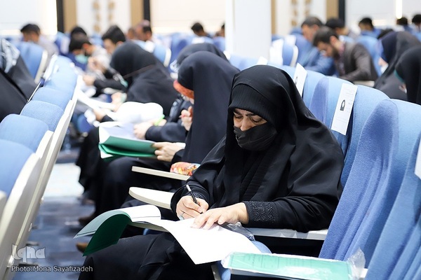 آزمون کتبی ارزیابی حافظان در اهواز