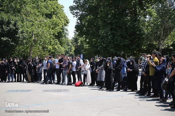 نمایش خیابانی «این کجا و آن کجا» 