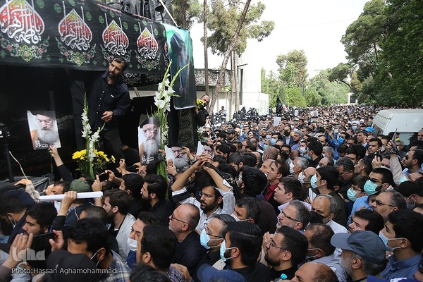 مراسم تشییع پیکر آیت الله سید عبدالله فاطمی‌نیا(ره) در مسجد دانشگاه تهران