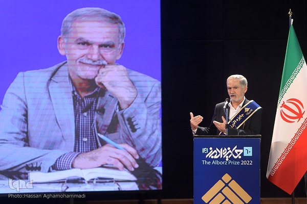 پروفسور عبدالجلیل کلانتر هرمزی، دانشمند برگزیده جایزه البرز