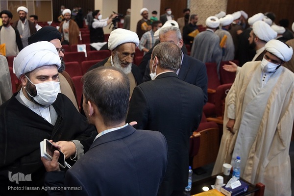 تجلیل از روحانیون برگزیده طرح 313 کمیته امداد امام خمینی(ره)