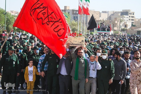 تشییع پیکرهای پاک و مطهر دو شهید گمنام دوران دفاع مقدس در مجتمع فرهنگی ورزشی فجر سپاه اهواز