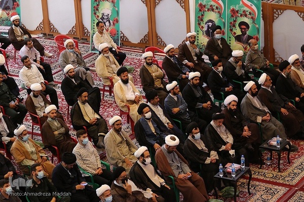 همایش طلاب و خانواده شهدای روحانی در شیراز