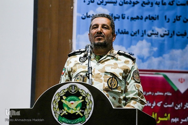 تجلیل از فرماندهان ایثارگر و جانباز تیپ ۵۵ هوابرد شیراز