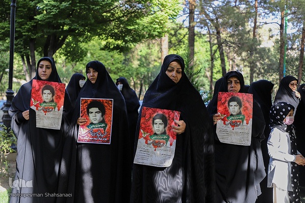 تشییع سه شهید تازه تفحص شده‌ی دوران دفاع مقدس