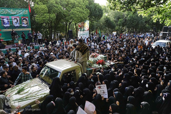 تشییع سه شهید تازه تفحص شده‌ی دوران دفاع مقدس