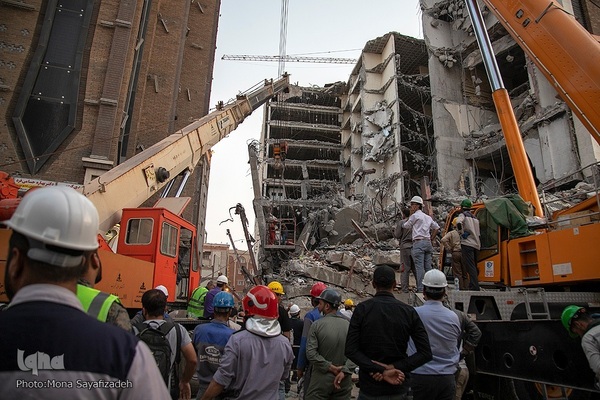 پنجمین روز ریزش برج متروپل در آبادان