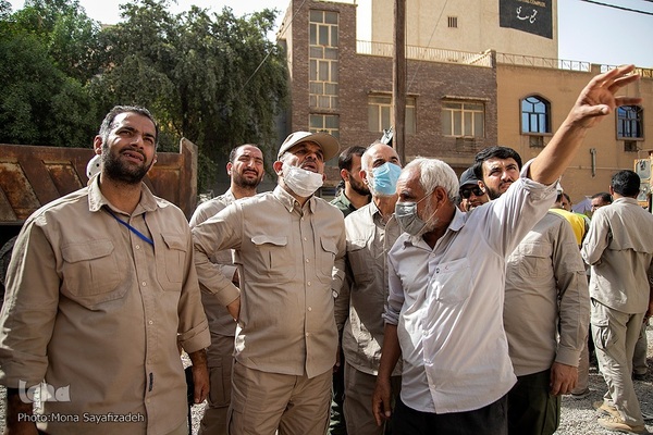 حضور احمد وحیدی، وزیر کشور در صحنه حادثه