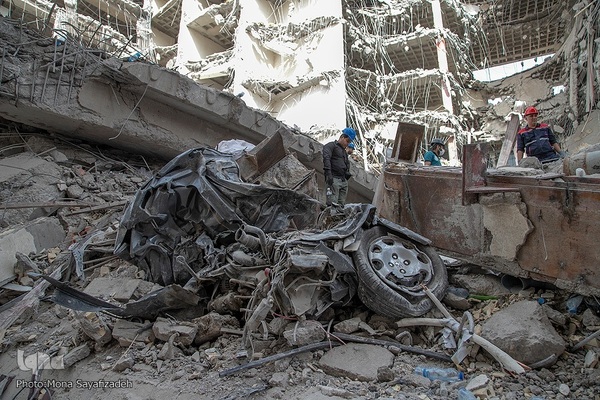 پنجمین روز ریزش برج متروپل در آبادان