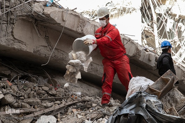 پنجمین روز ریزش برج متروپل در آبادان