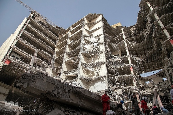 پنجمین روز ریزش برج متروپل در آبادان