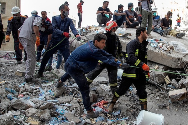 پنجمین روز ریزش برج متروپل در آبادان