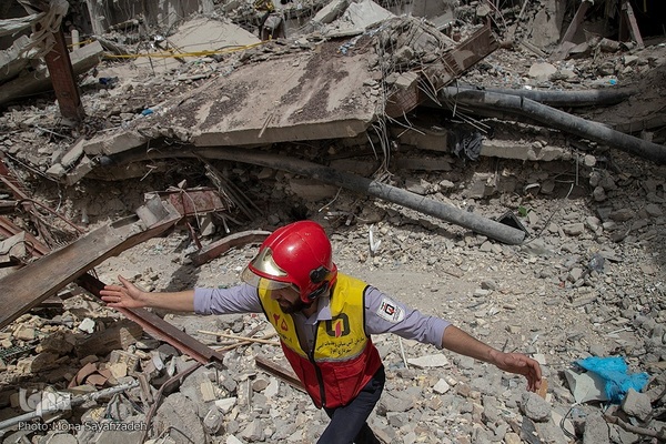 پنجمین روز ریزش برج متروپل در آبادان