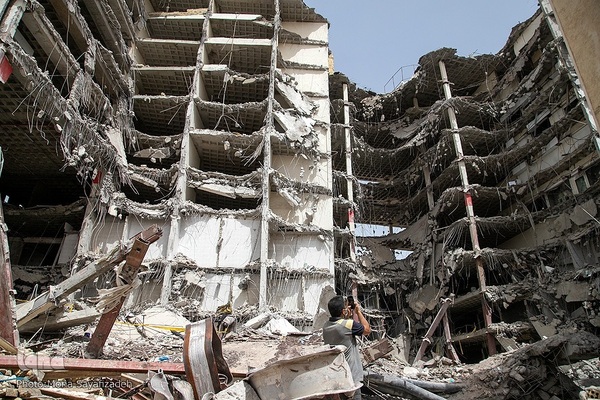 پنجمین روز ریزش برج متروپل در آبادان