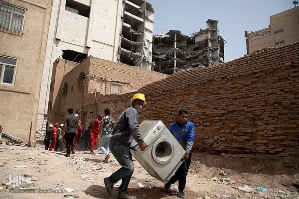 پنجمین روز ریزش برج متروپل در آبادان