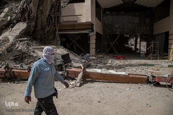 پنجمین روز ریزش برج متروپل در آبادان