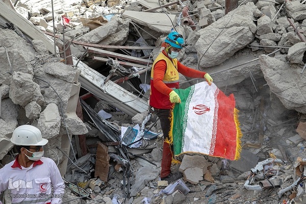 پنجمین روز ریزش برج متروپل در آبادان