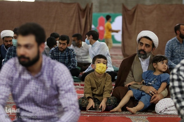 مراسم بزرگداشت جان‌باختگان متروپل آبادان