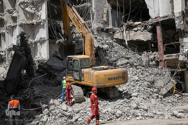 هفتمین روز ریزش برج متروپل آبادان