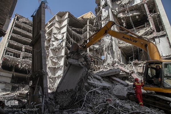 هفتمین روز ریزش برج متروپل آبادان