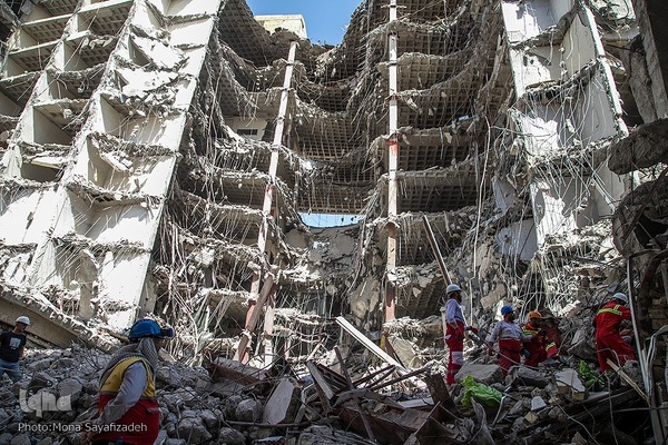 هفتمین روز ریزش برج متروپل آبادان