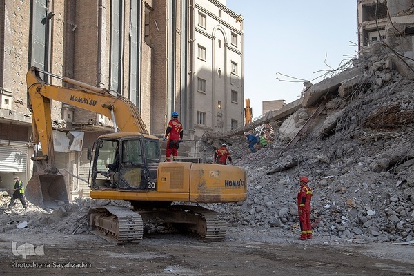 هفتمین روز ریزش برج متروپل آبادان