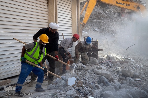 هفتمین روز ریزش برج متروپل آبادان