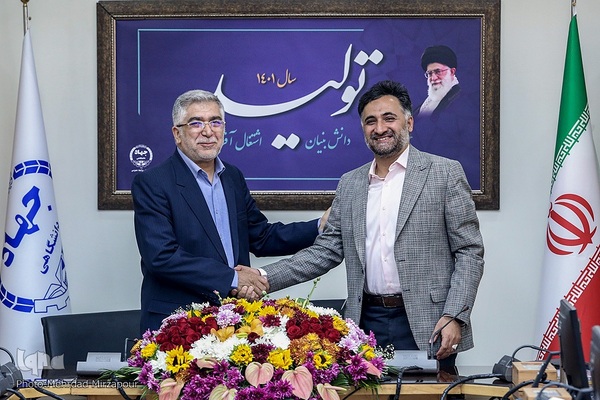 دکتر سیدروح‌الله دهقانی فیروزآبادی، رئیس جدید جهاددانشگاهی و دکتر حمیدرضا طیبی٬ رئیس اسبق جهاددانشگاهی