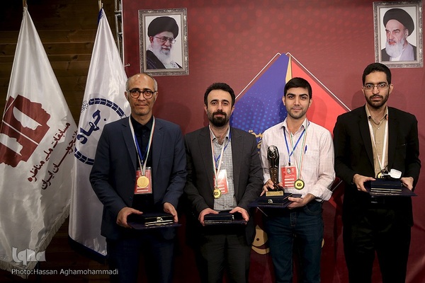 تیم شباویز از جهاد دانشگاهی علم و صنعت، قهرمان دهمین دوره مسابقات ملی مناظره دانشجویان ایران