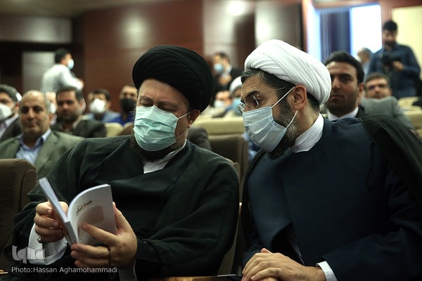 جت‌الاسلام والمسلمین مصطفی رستمی، رئیس نهاد نمایندگی مقام معظم رهبری در دانشگاه‌ها و حجت‌الاسلام والمسلمین سیدحسن خمینی، تولیت حرم مطهر امام خمینی(ره)