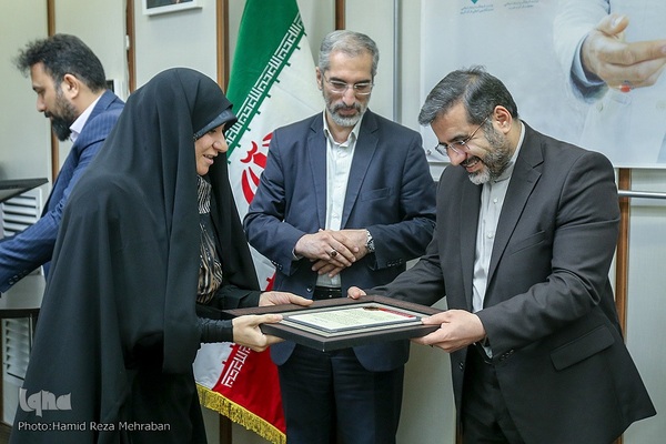 تجلیل از مدیران بیست و نهمین نمایشگاه بین‌المللی قرآن