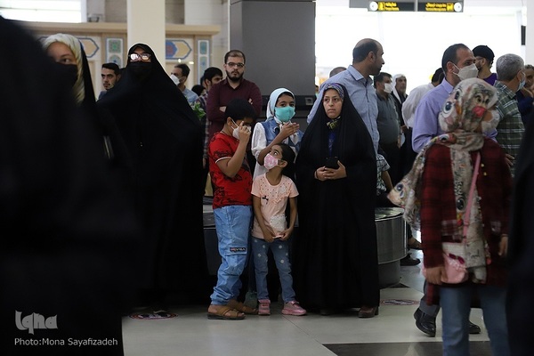 استقبال از خدام حرم مطهر امام رضا علیه السلام در فرودگاه بین‌المللی شهید سپهبد قاسم سلیمانی اهواز