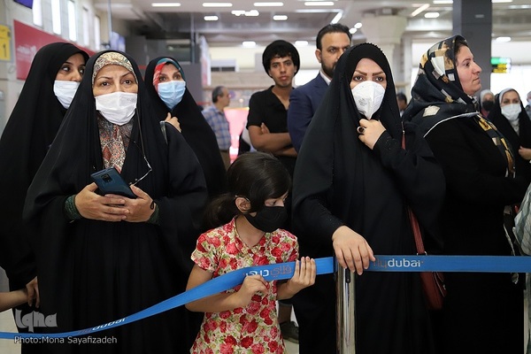 استقبال از خدام حرم مطهر امام رضا علیه السلام در فرودگاه بین‌المللی شهید سپهبد قاسم سلیمانی اهواز