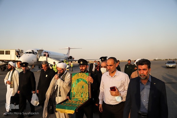 استقبال از خدام حرم مطهر امام رضا علیه السلام در فرودگاه بین‌المللی شهید سپهبد قاسم سلیمانی اهواز