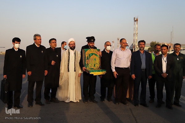 استقبال از خدام حرم مطهر امام رضا علیه السلام در فرودگاه بین‌المللی شهید سپهبد قاسم سلیمانی اهواز