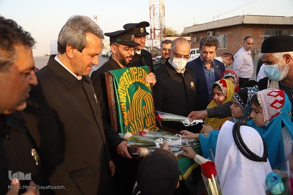 استقبال از خدام حرم مطهر امام رضا علیه السلام در فرودگاه بین‌المللی شهید سپهبد قاسم سلیمانی اهواز