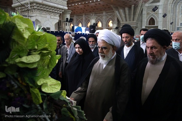 مراسم تجدید میثاق فعالان، سازمان‌های مردم‌نهاد و اصحاب رسانه با آرمان رهایی قدس امام و رهبری در حرم مطهر حضرت امام خمینی(ره)