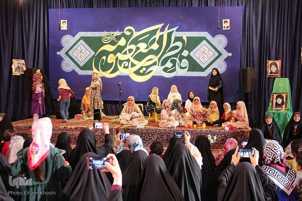 اجتماع عظیم دخترانه «من دختر قاسم سلیمانی هستم» در گلزار شهدای مزار پایین زنجان