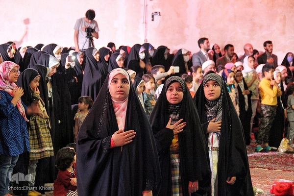 اجتماع عظیم دخترانه «من دختر قاسم سلیمانی هستم» در گلزار شهدای مزار پایین زنجان