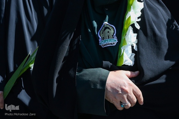 مراسم گلباران حرم مطهر رضوی در سالروز ولادت حضرت معصومه(س)