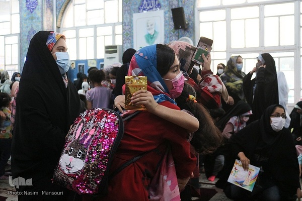 جشن روز دختر با حضور خدام حرم مطهر رضوی در مسجد جوادالائمه اهواز