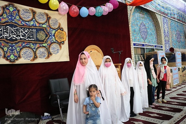 جشن روز دختر با حضور خدام حرم مطهر رضوی در مسجد جوادالائمه اهواز